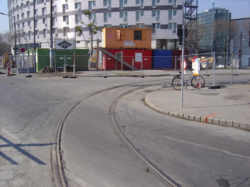 Datei:2005-04-02 Messeschleife Messestr 02.jpg