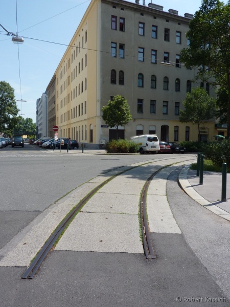 Datei:2011-06-04 Kafkaschleife 02.jpg