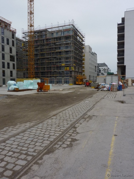 Datei:2013-04-20 EhemBhfVorgarten 04.jpg