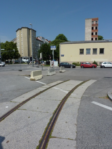 Datei:2011-06-04 Kafkaschleife 01.jpg